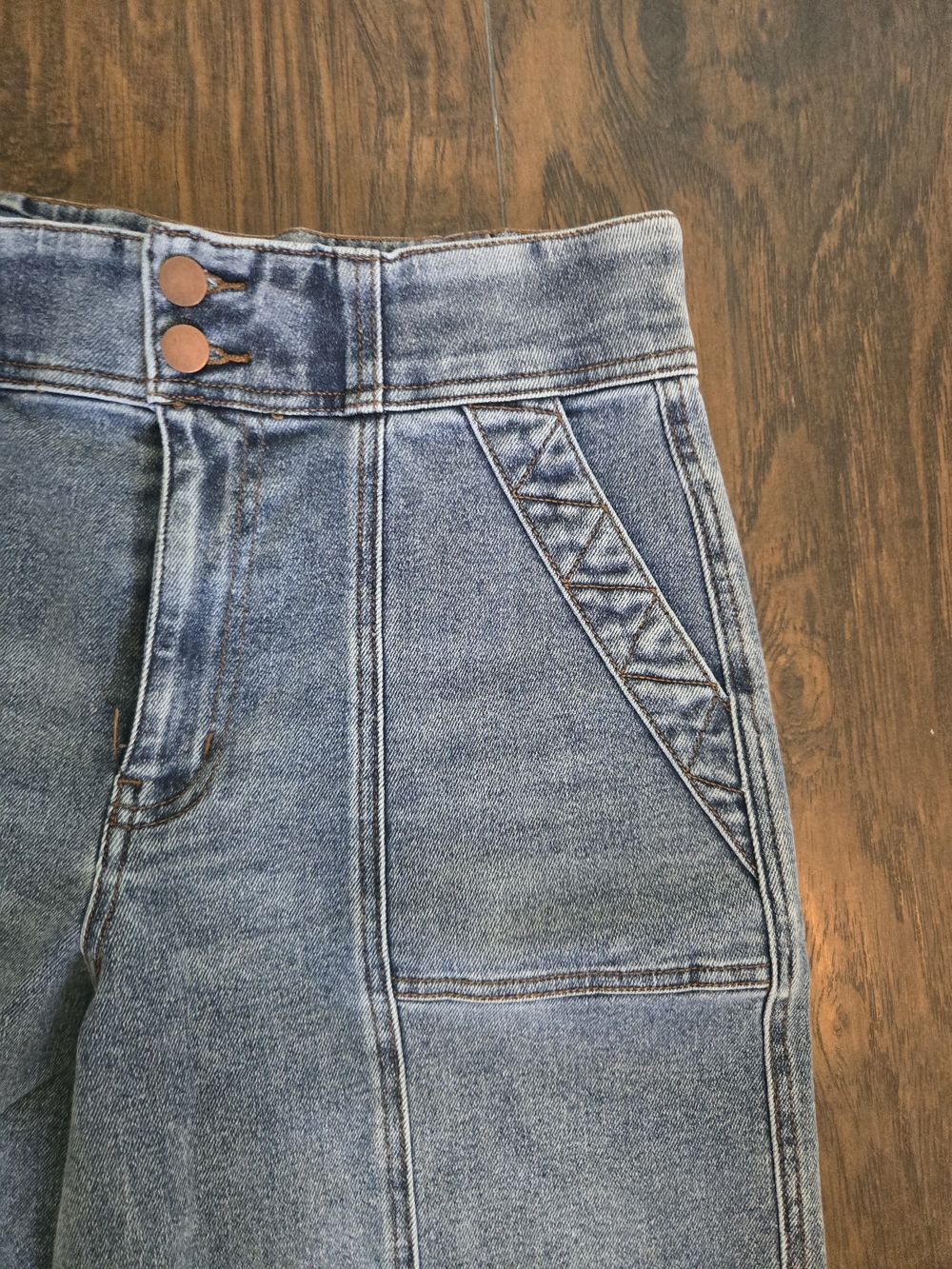 High-Rise Wide Leg Jeans in Faded Blue - Picture 2 of 4